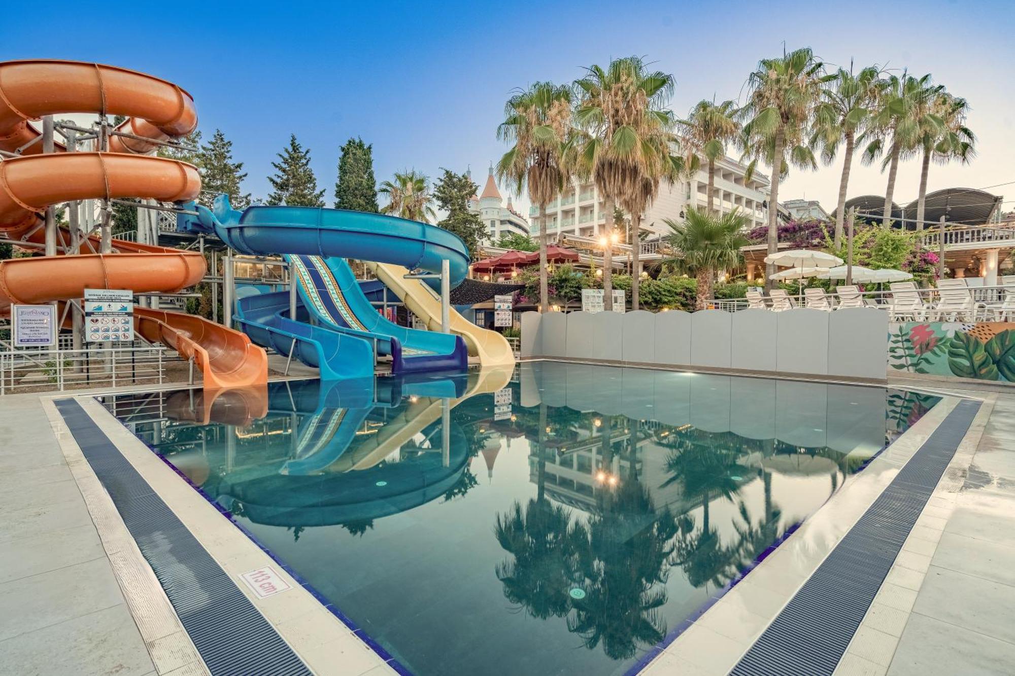 Resort Justiniano Club Okurcalar