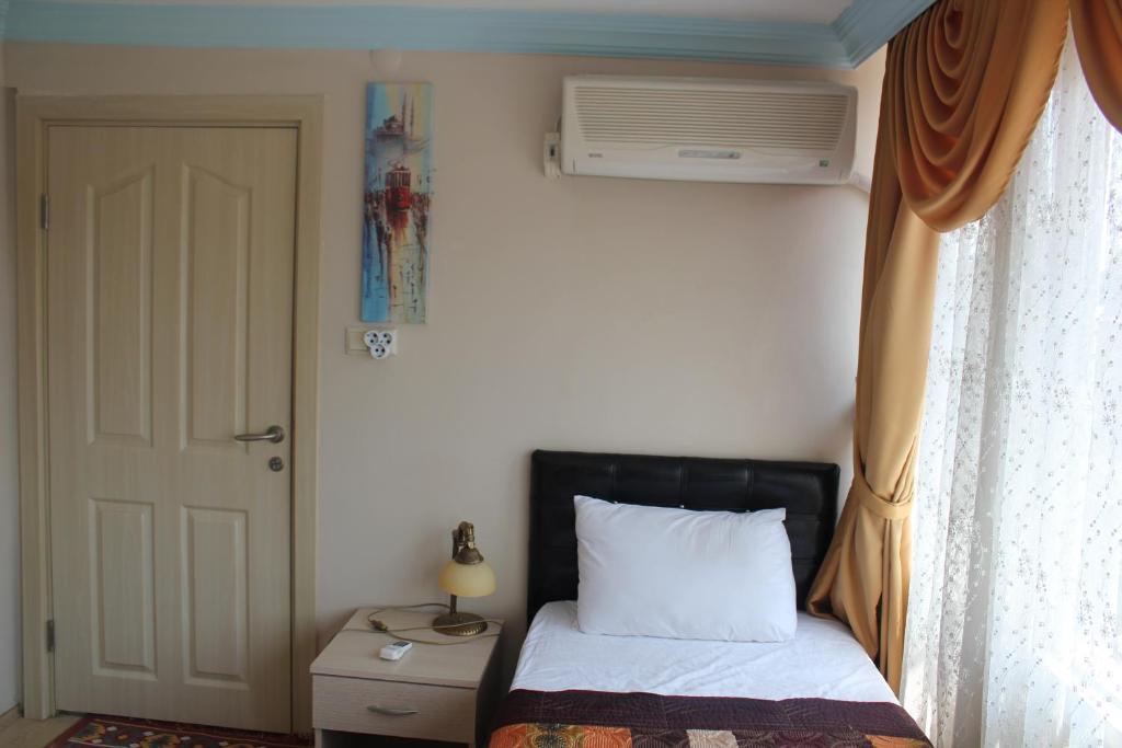 Sofia Corner Aparthotel 3*