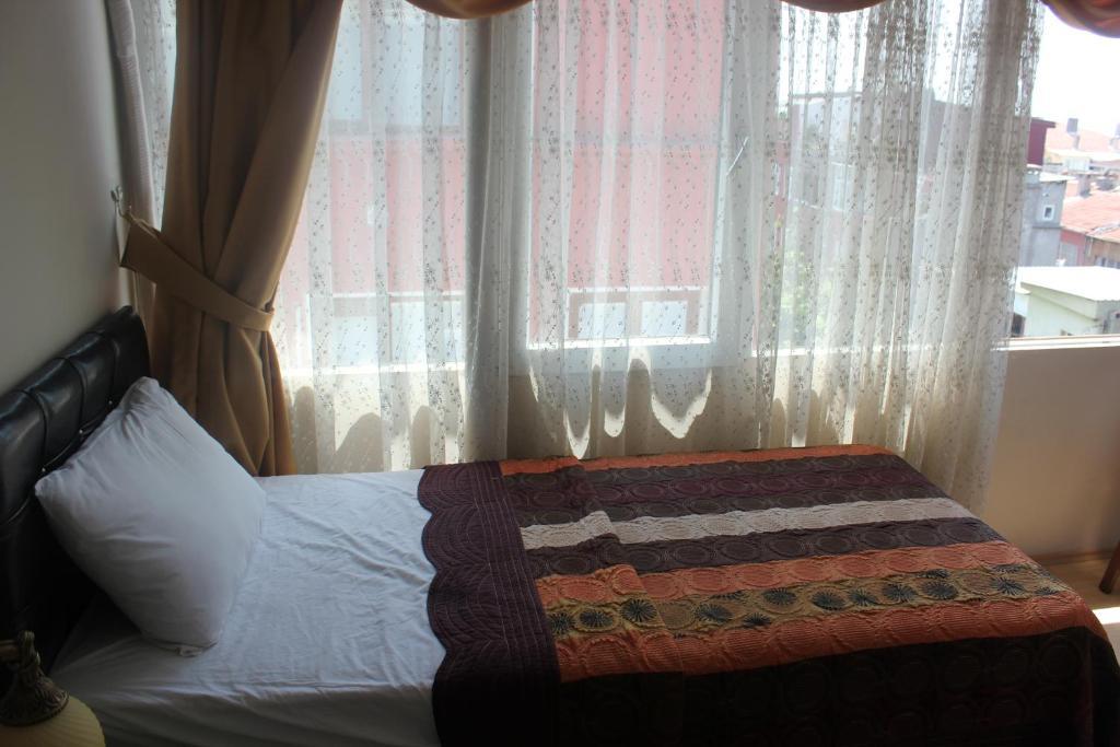 Sofia Corner 3*