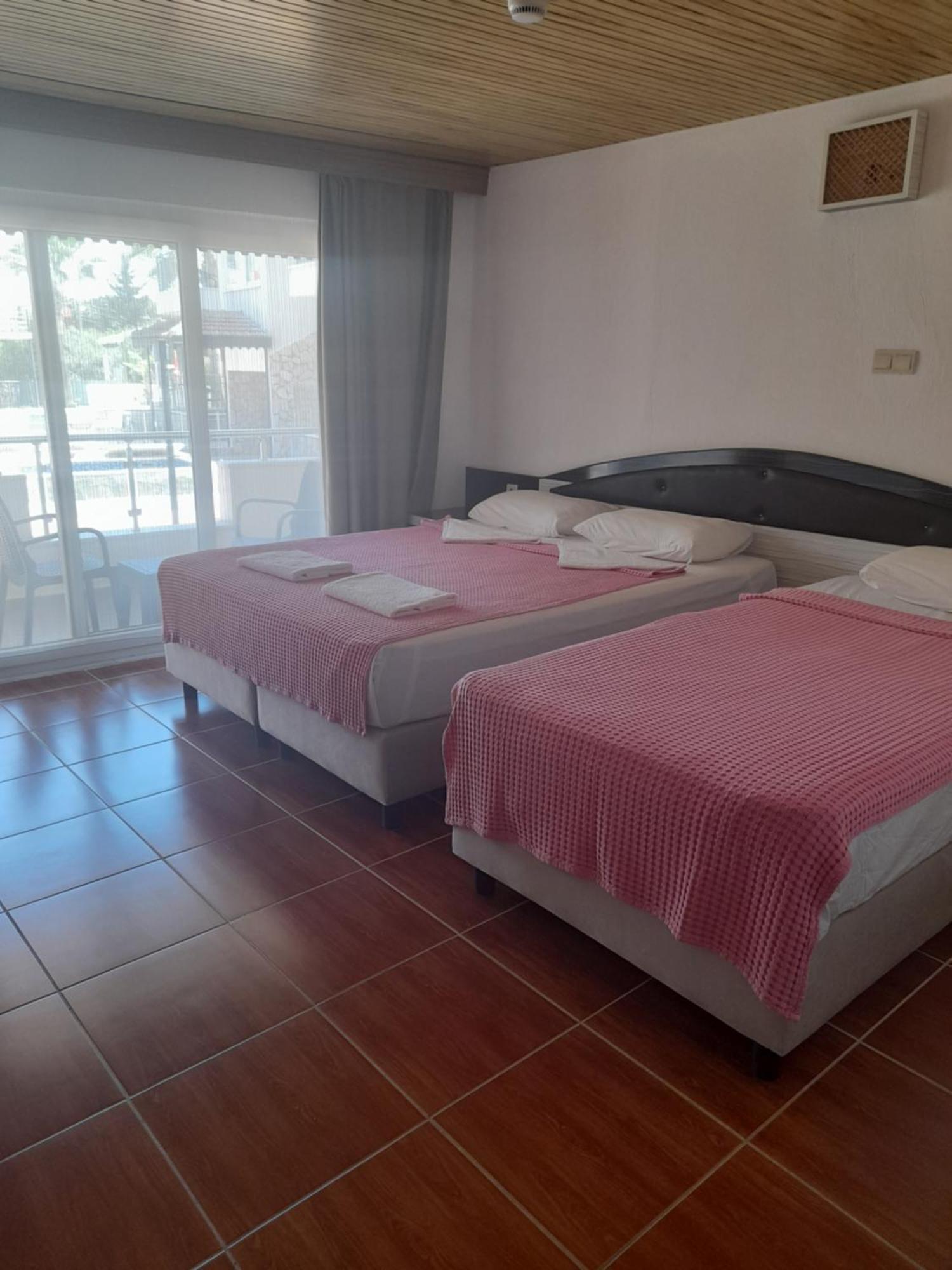 Esmeralda Butik 3*