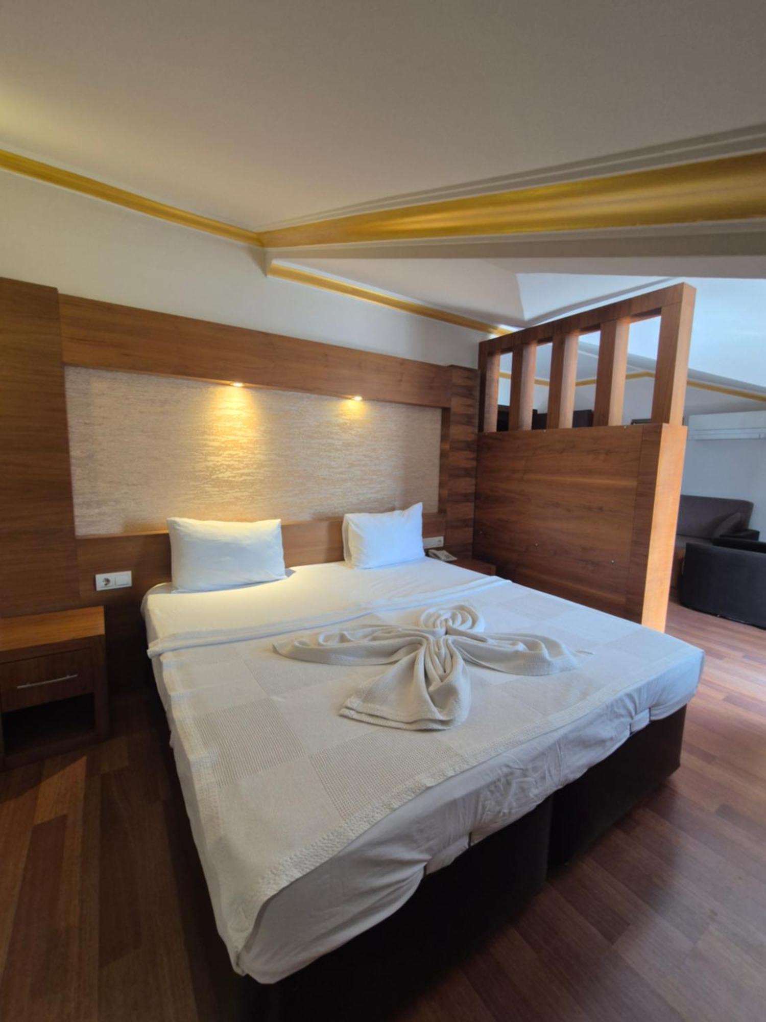 Dinara Hotel