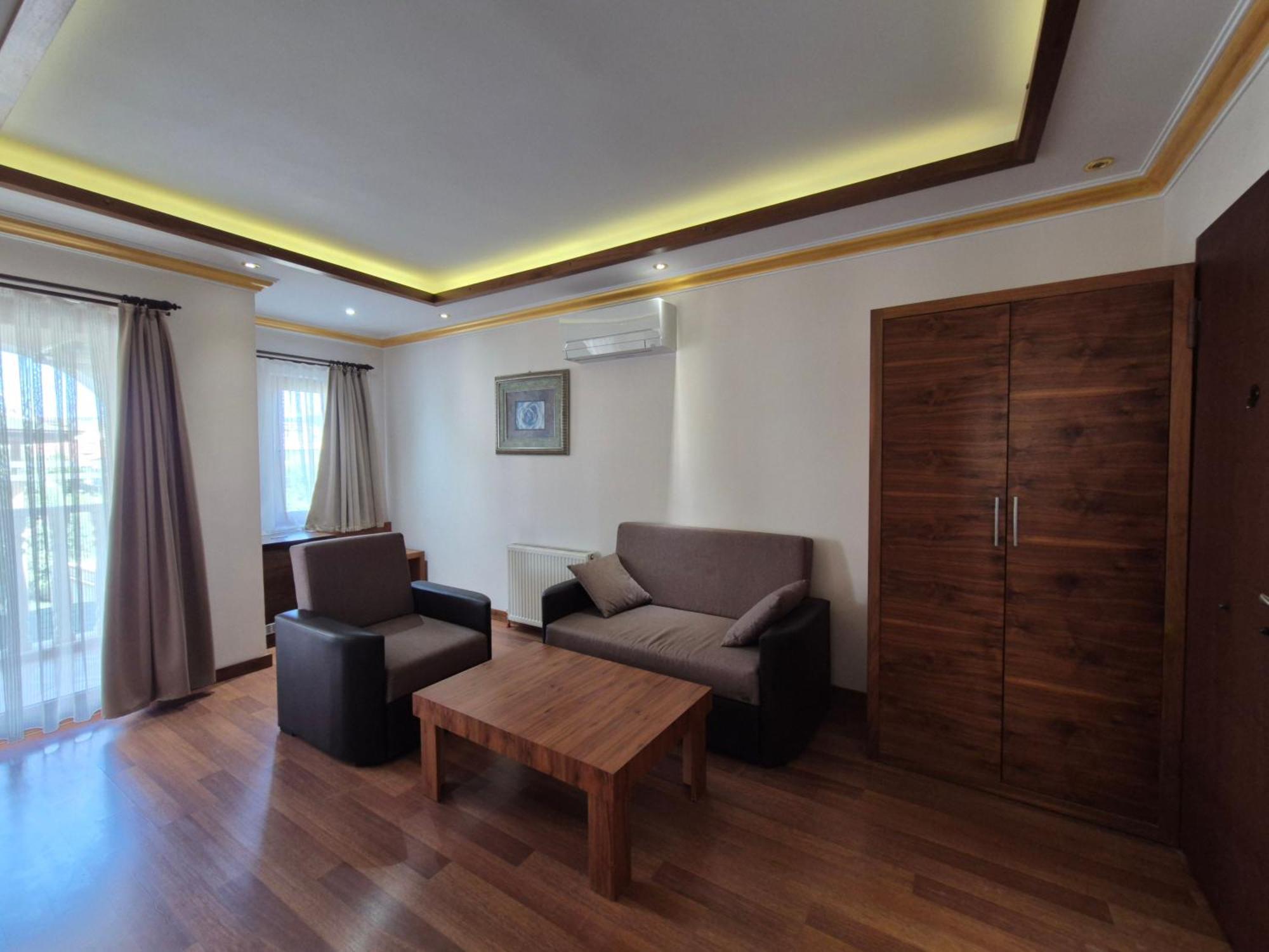 Hotel Dinara