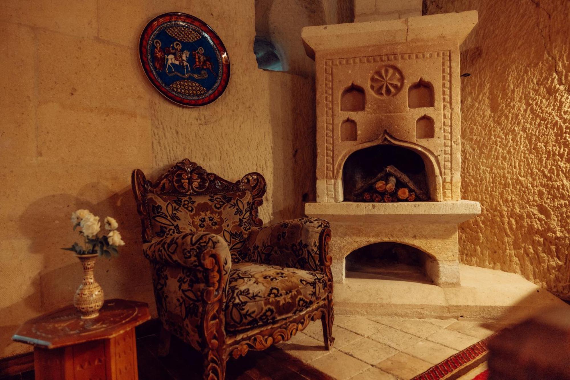 Hotel Melis Cave