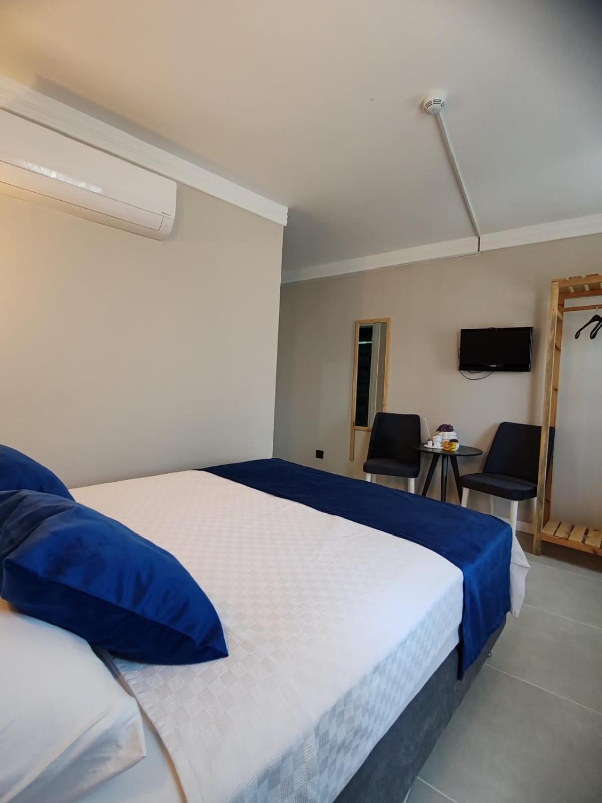 Aim Hotel *