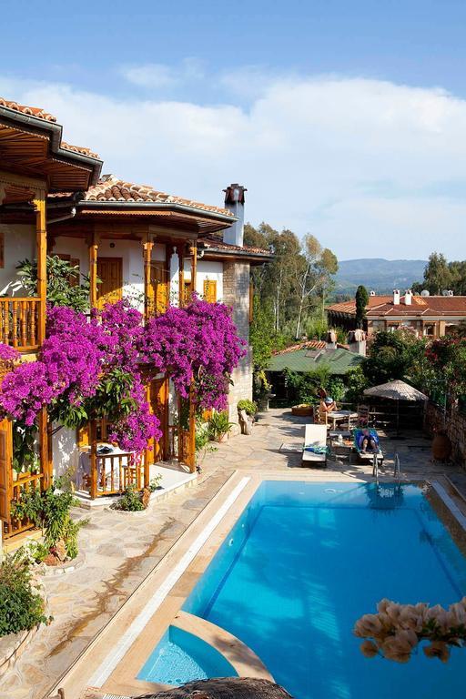 Vali Aparthotel 3*
