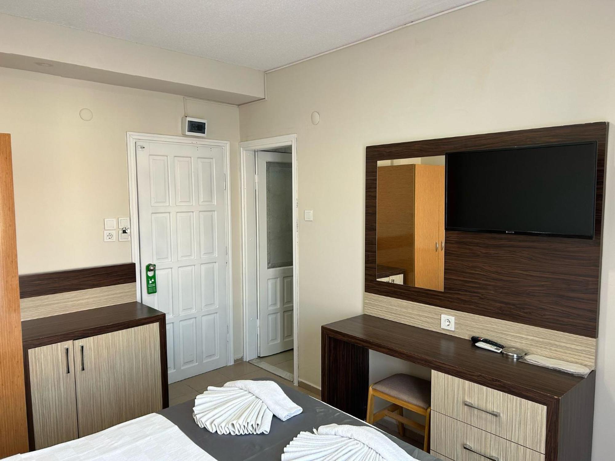 Rosella Hotel