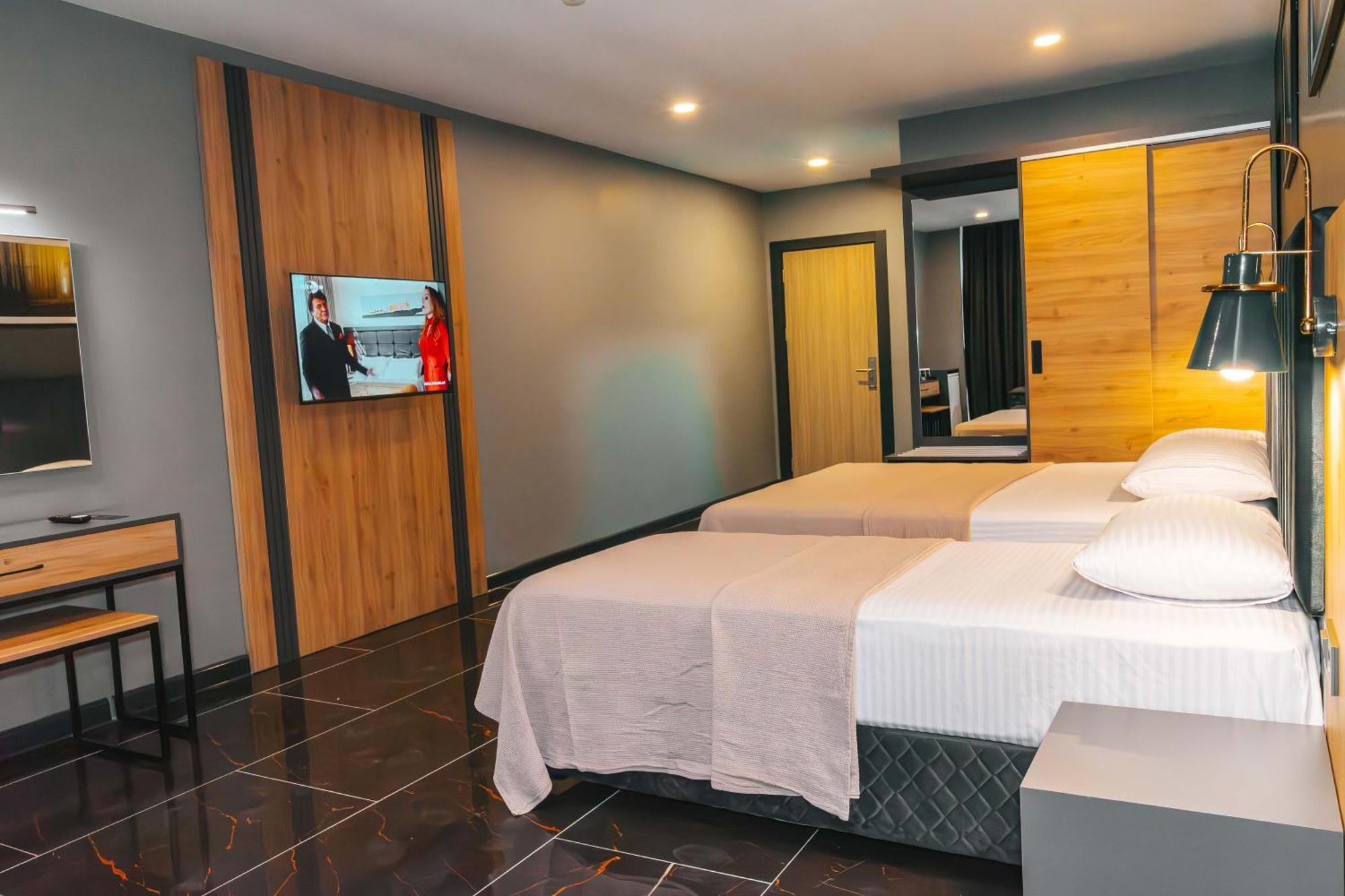 Burc Hotel *