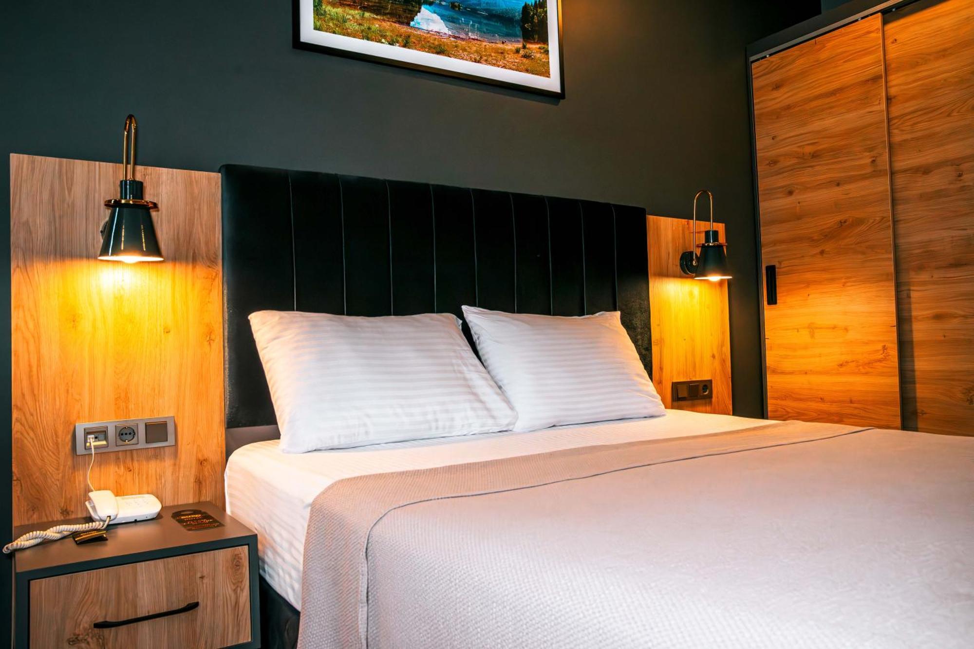 Burc Hotel *