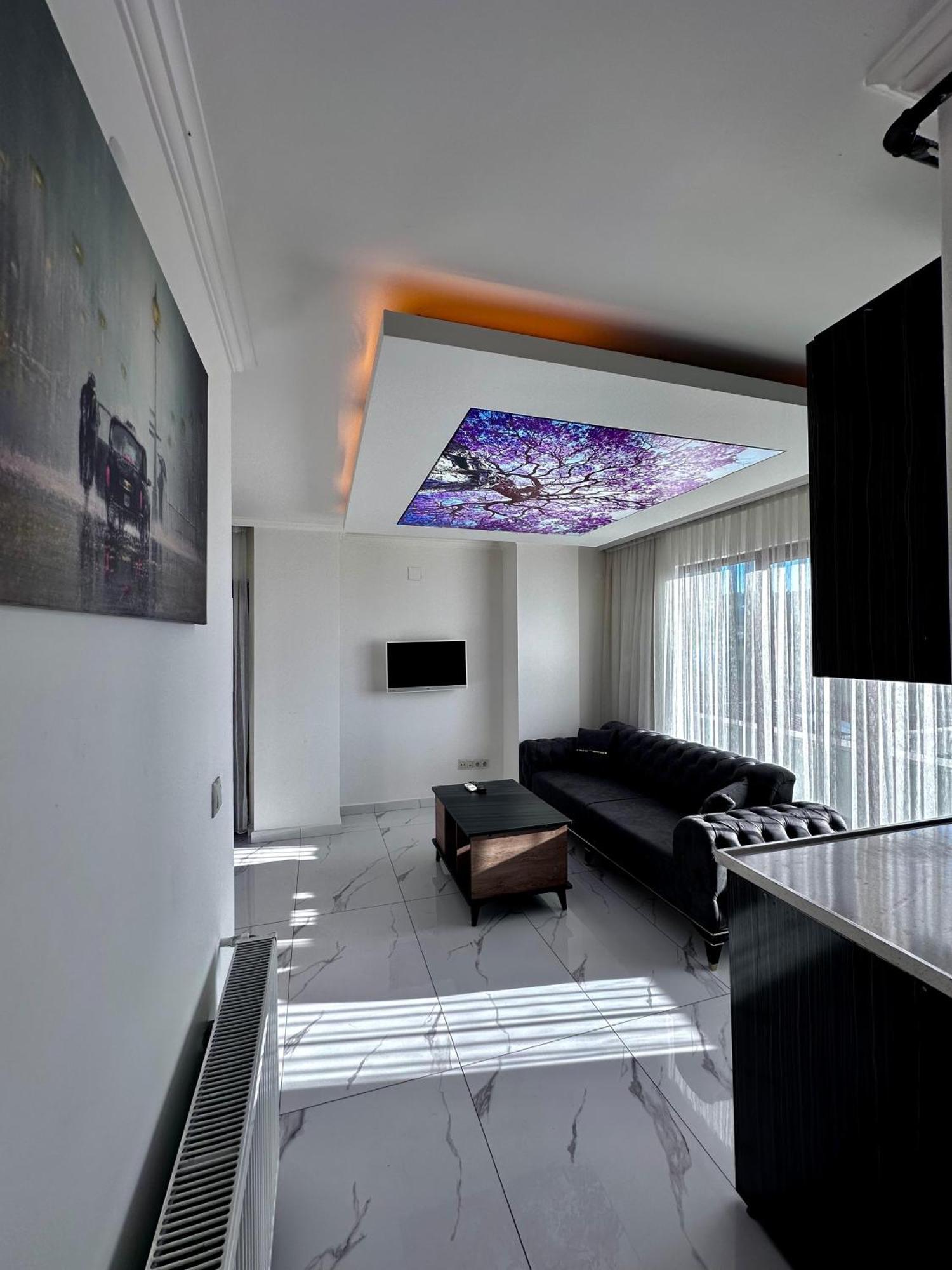 Uluhan Hotel *
