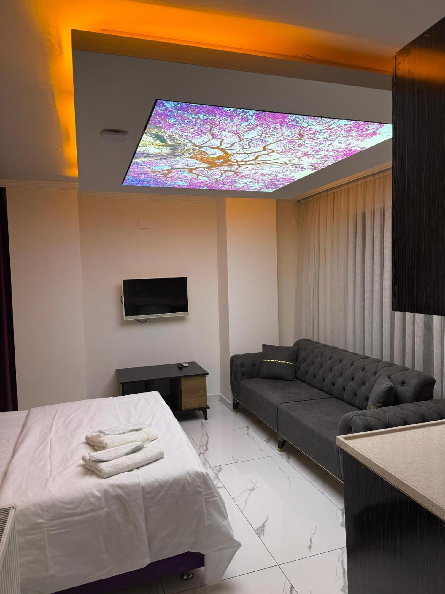 Uluhan Hotel *