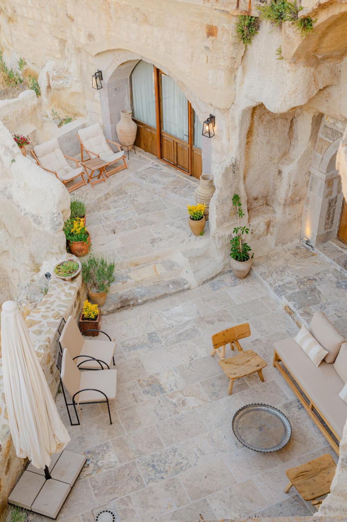 Hotel Potamia Cave