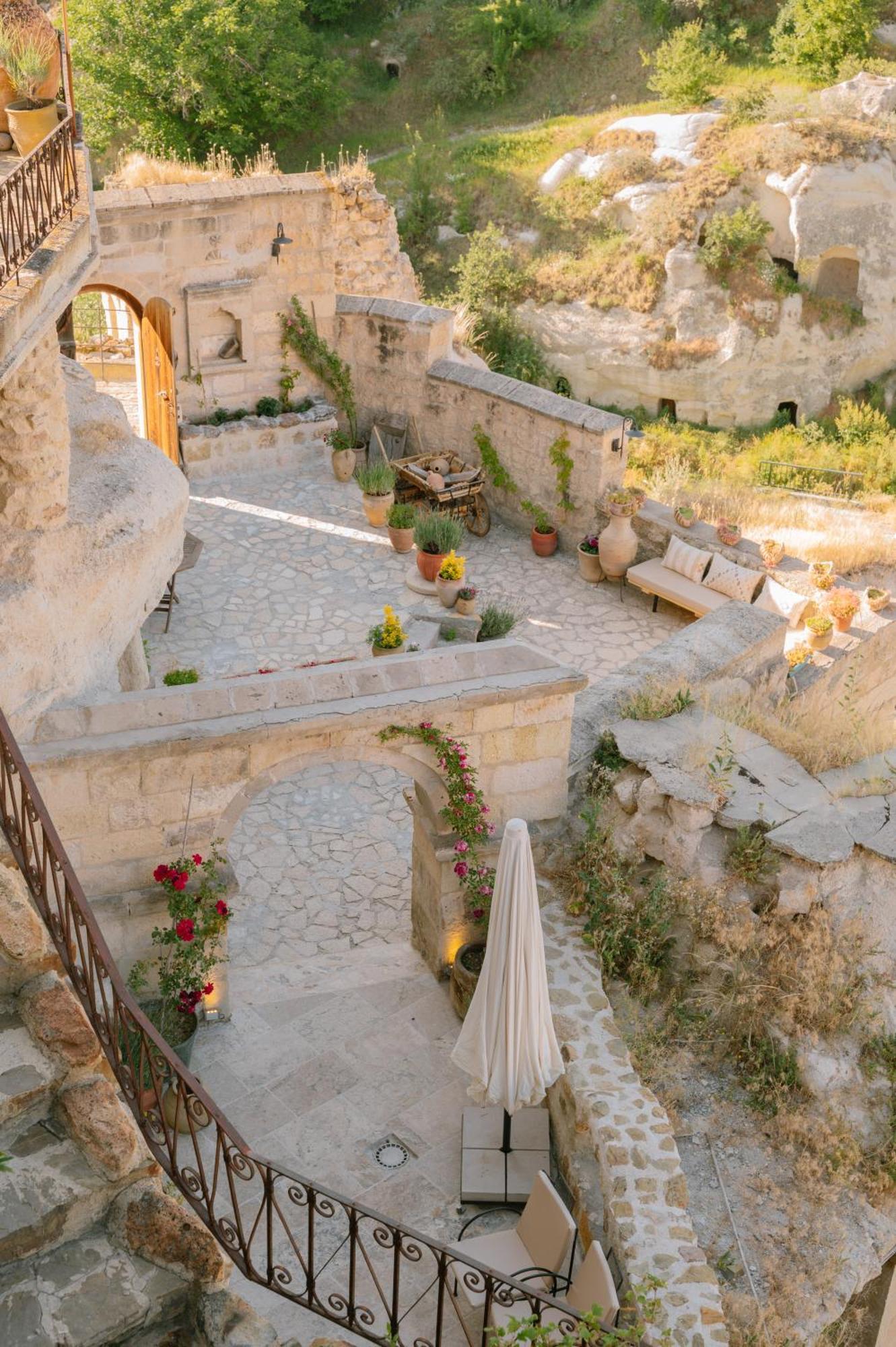 Hotel Potamia Cave