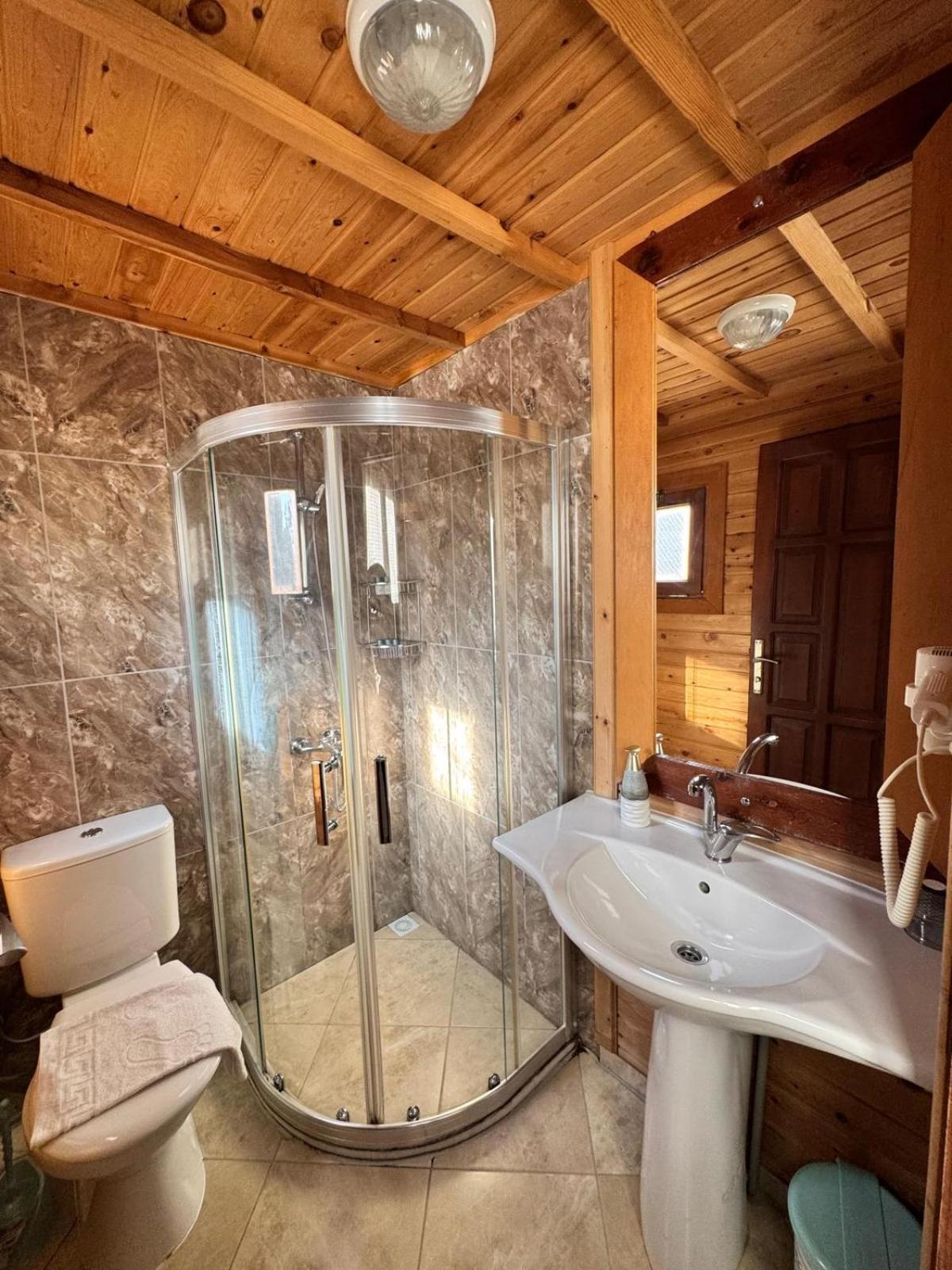 Kidrak Montenegro-1 Guest house Faralya
