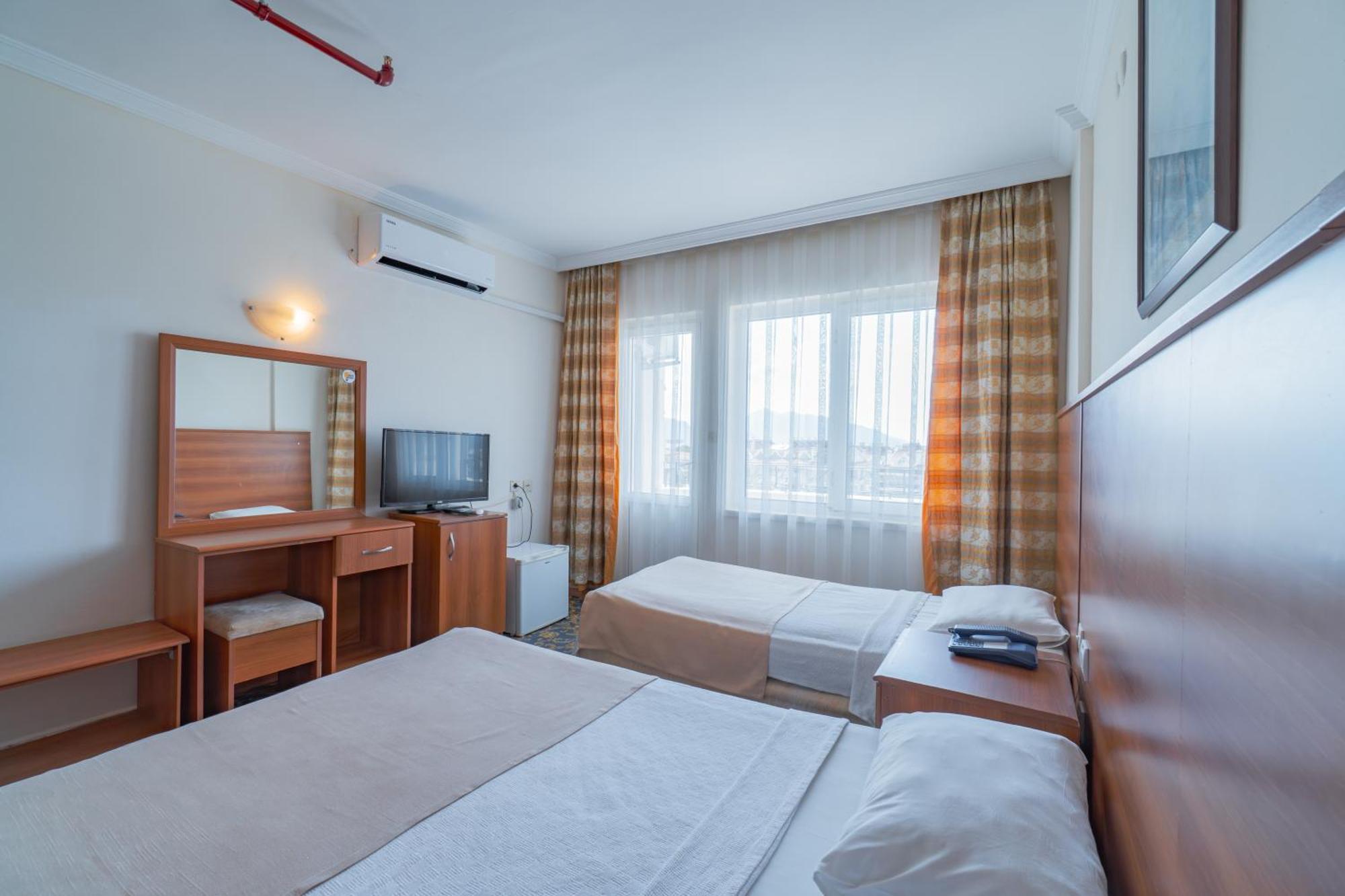 Hotel Club Pineta 4*