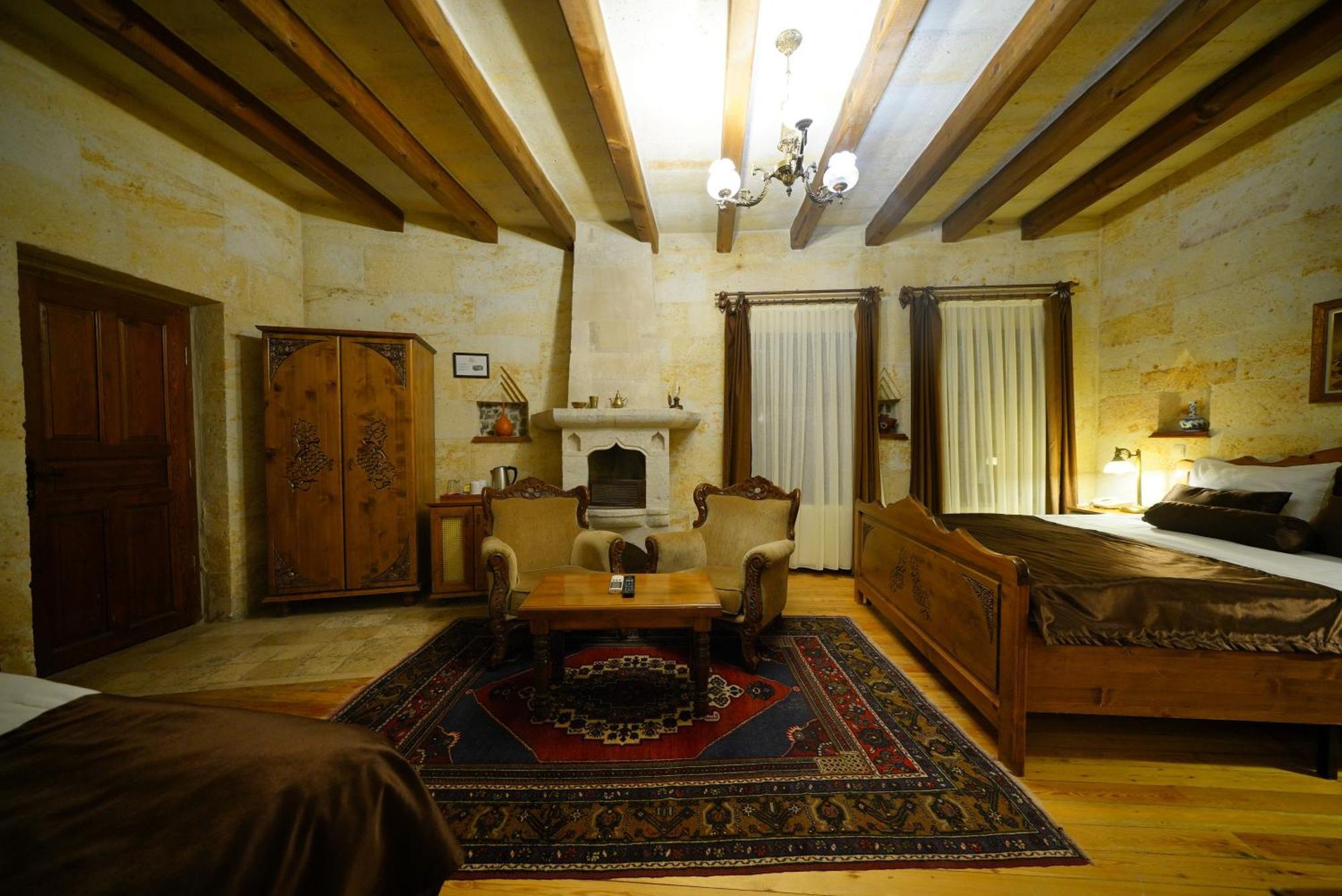Hotel Harman Cave 2*
