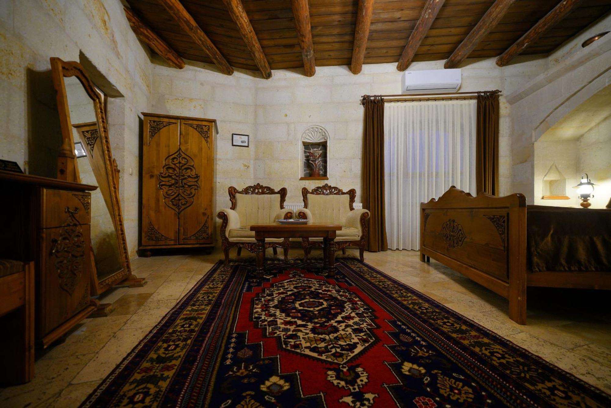 Harman Cave Hotel