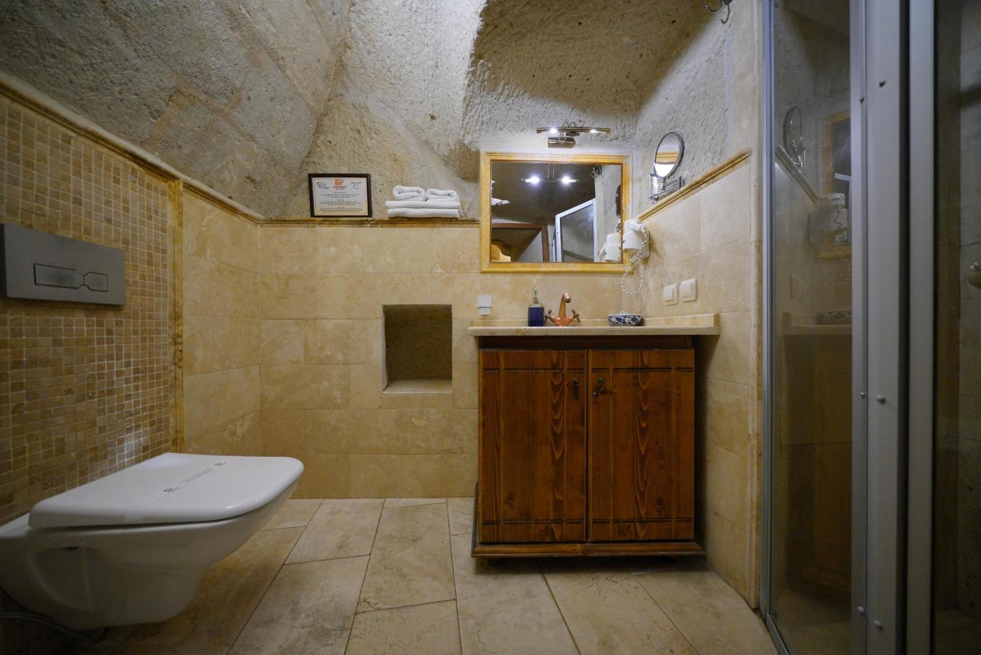 Hotel Harman Cave 2*