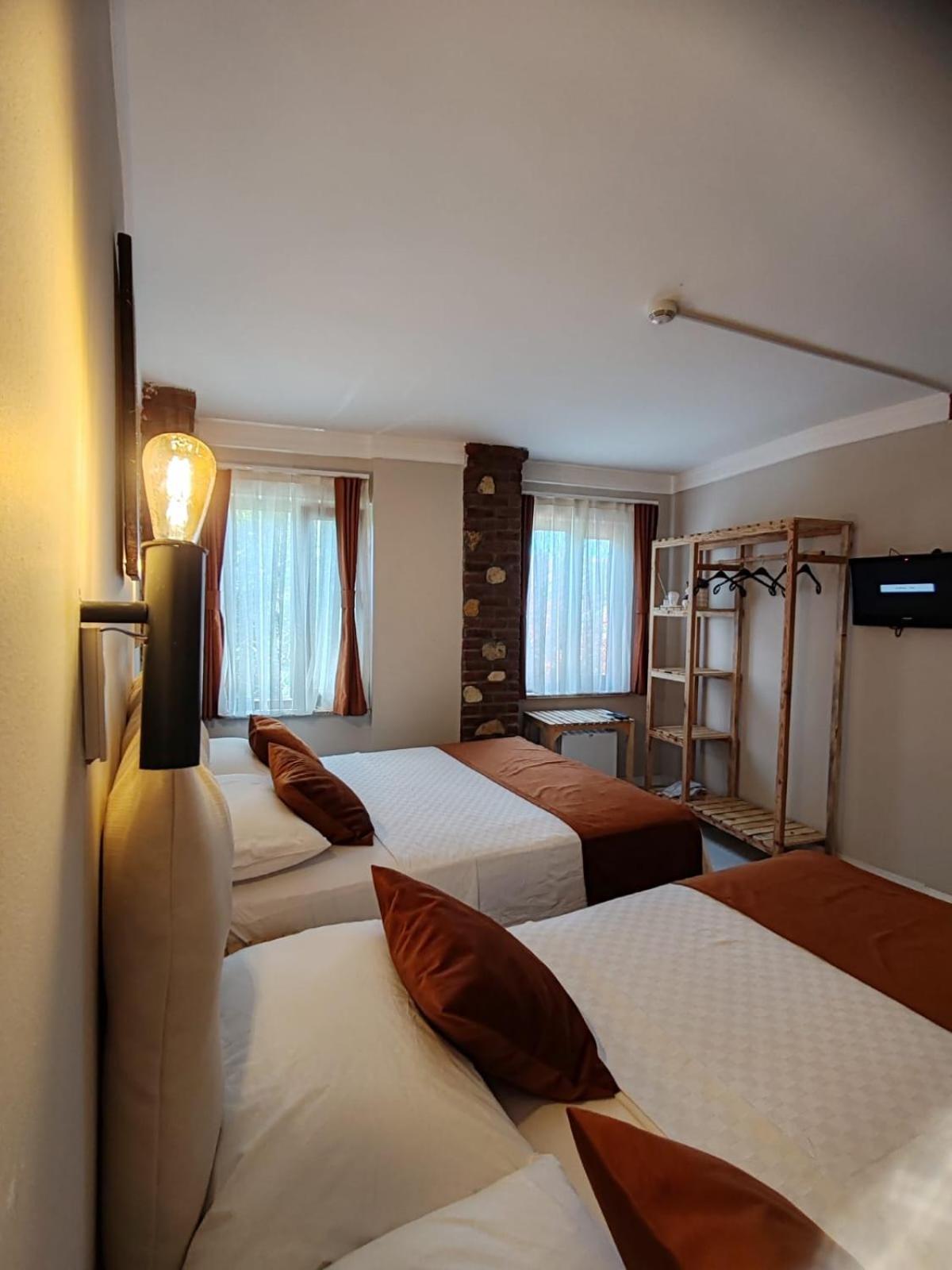 Aim Hotel *