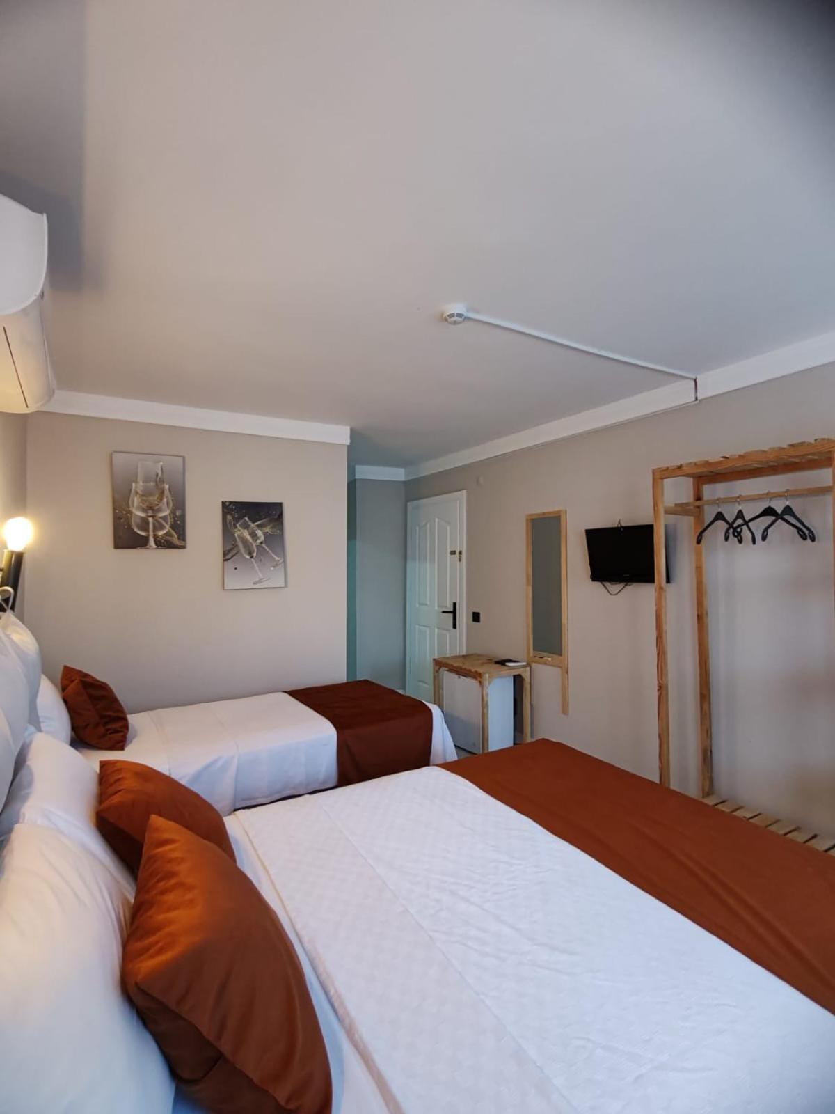 Aim Hotel *