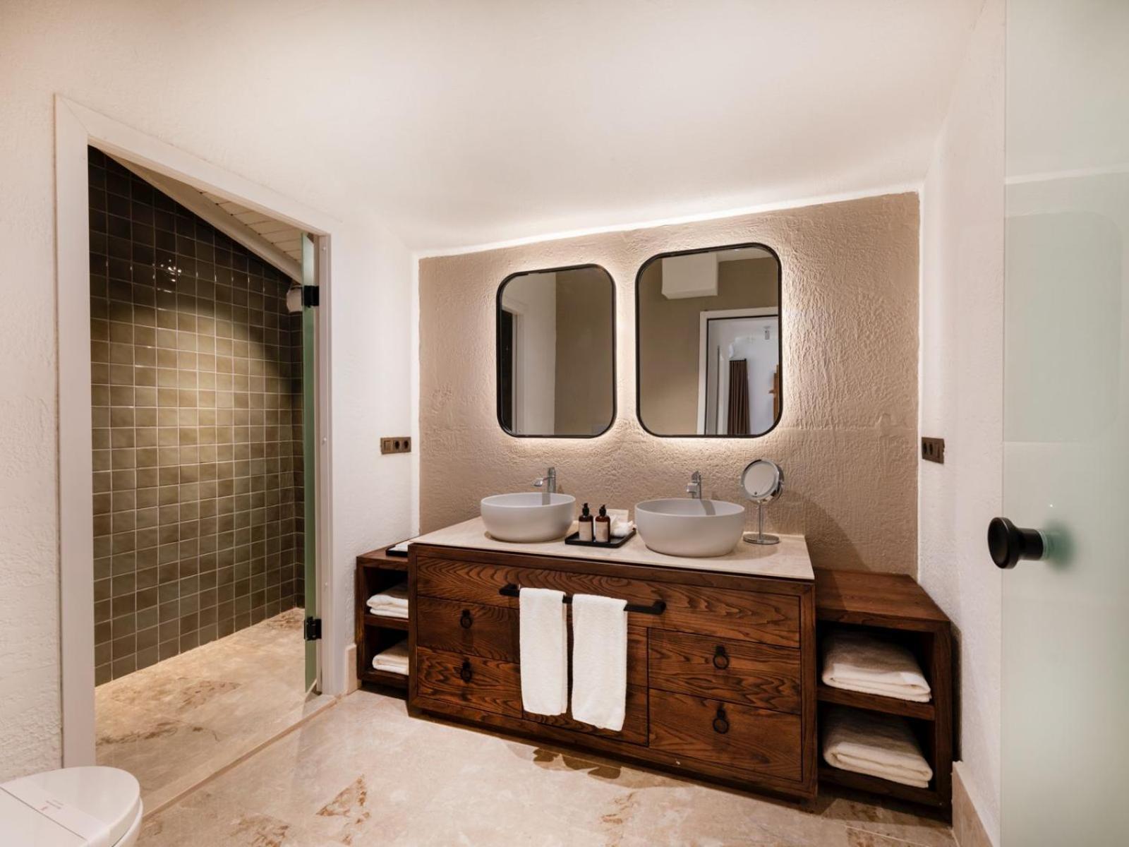 Yazz Collective Hotel *