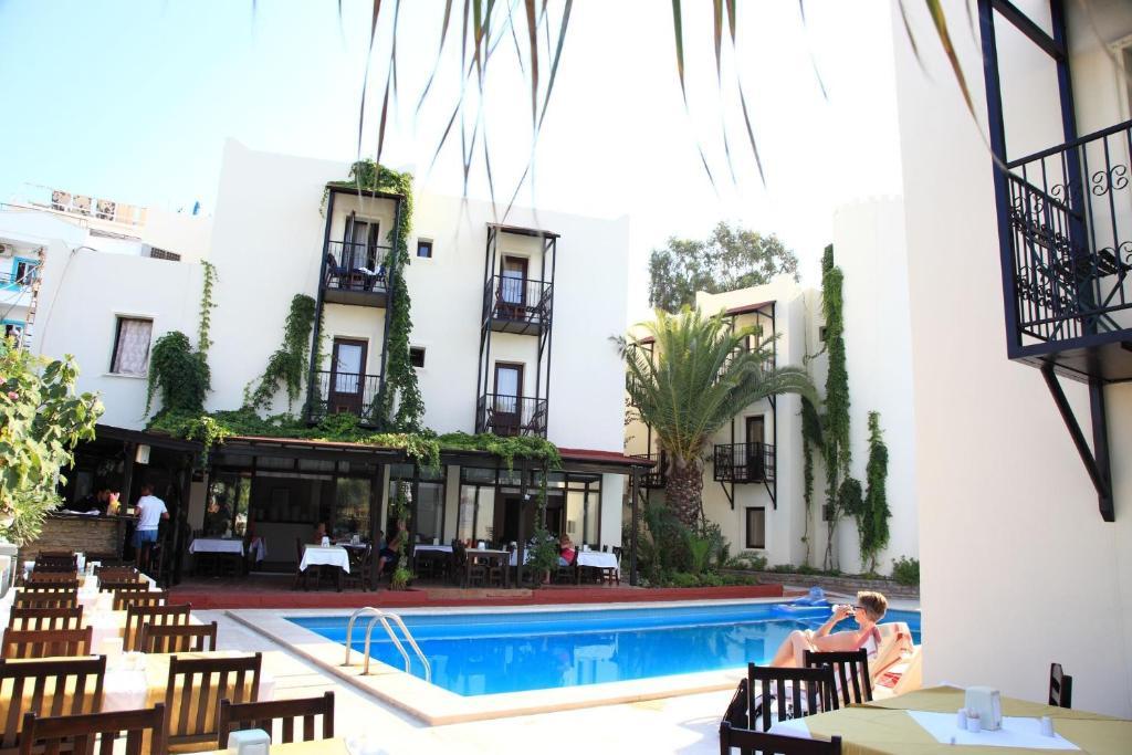 Paloma Hotel