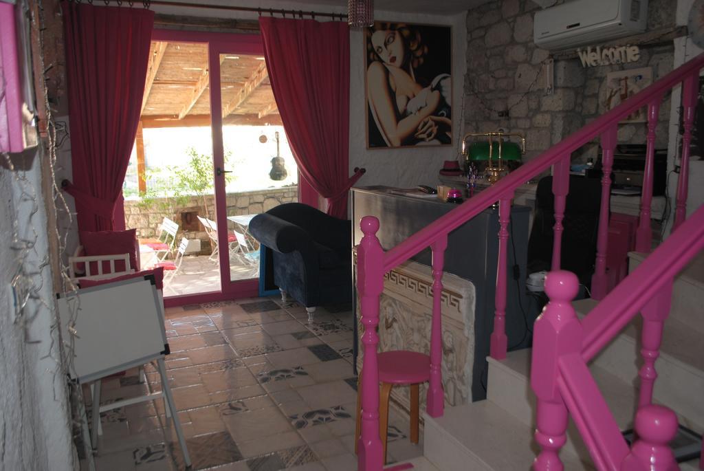 Aladam Bed & Breakfast *