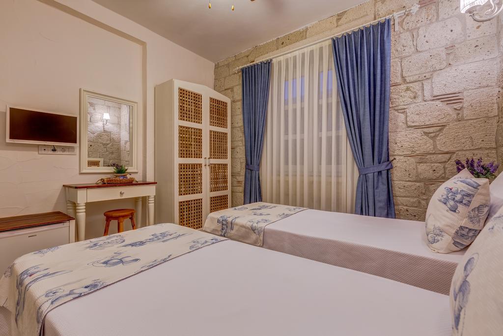 Hotel Fora 2*
