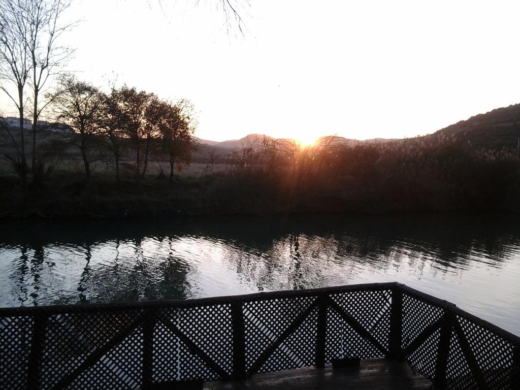 Vi̇ra Bungalow *