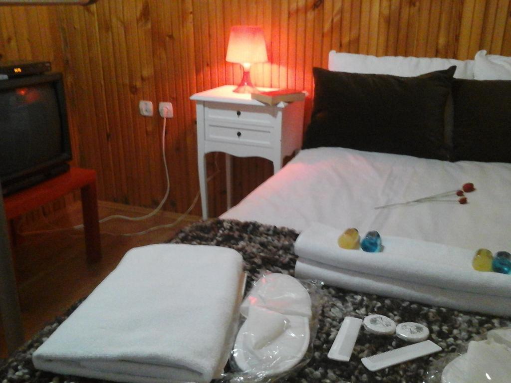 Vi̇ra Bungalow