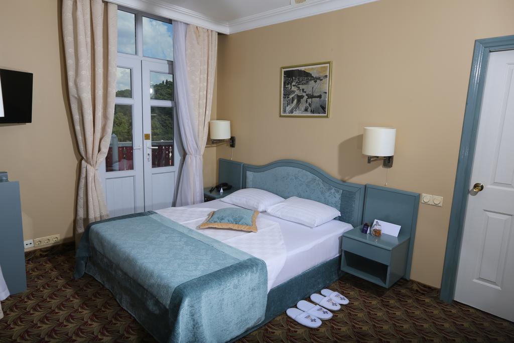 Merit Halki Palace 4* Heybeliada
