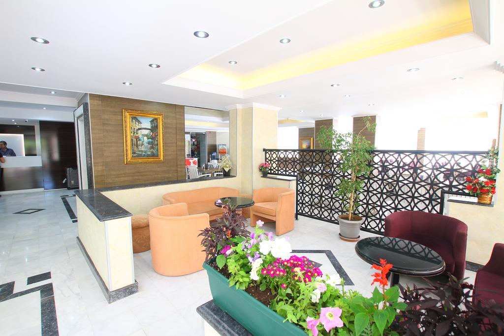 Hotel Myra