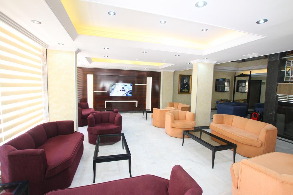 Hotel Myra