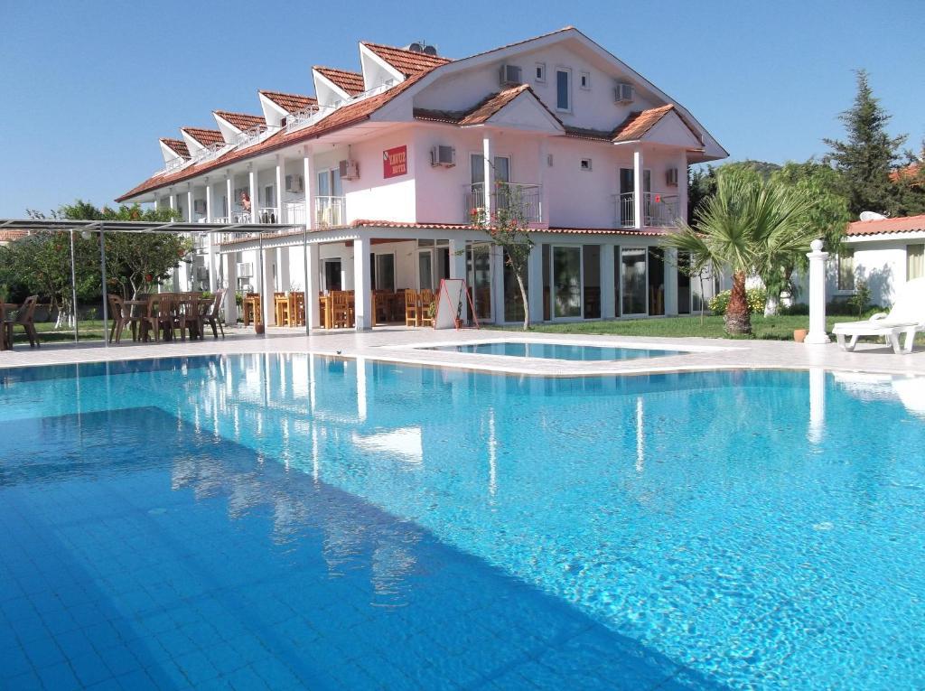 Yavuz Hotel