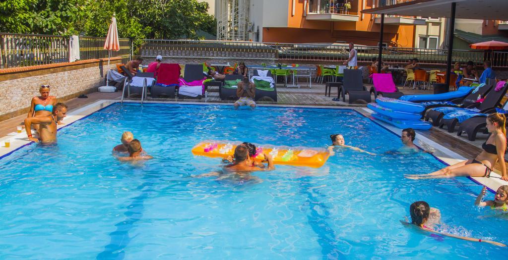 Hotel Kleopatra Ada 4*