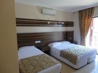 Club Chicago Hotel 2*