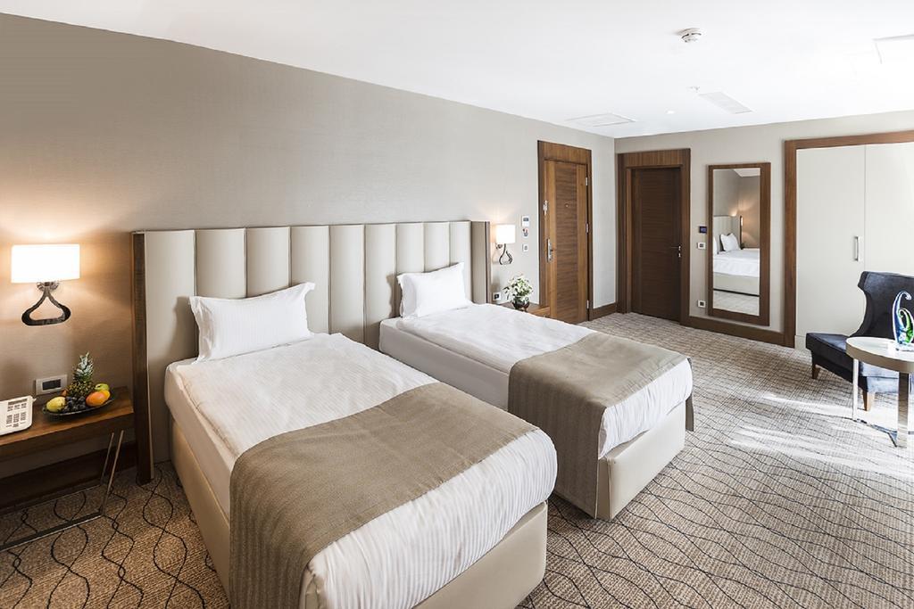 Ramada By Wyndham Sakarya Hotel 5*