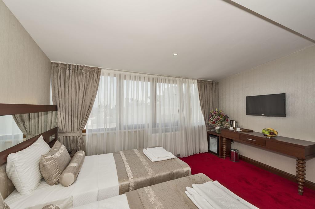Escardin Hotel