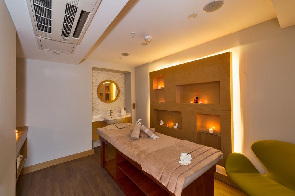 Boursier 1 & Hotel 4*
