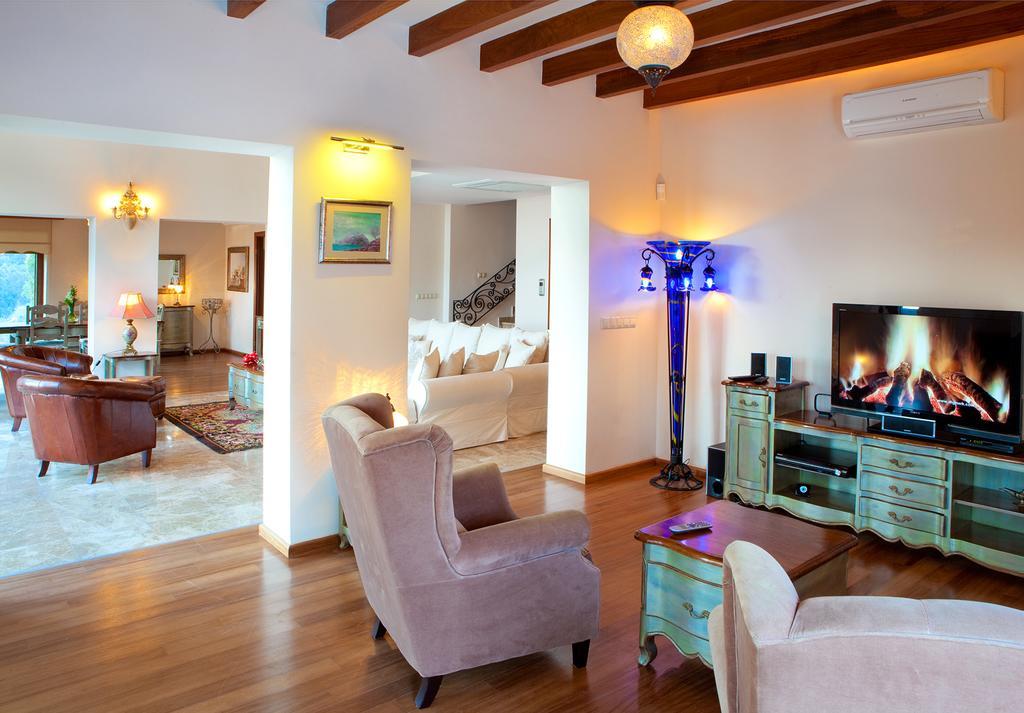 Vista Villa *