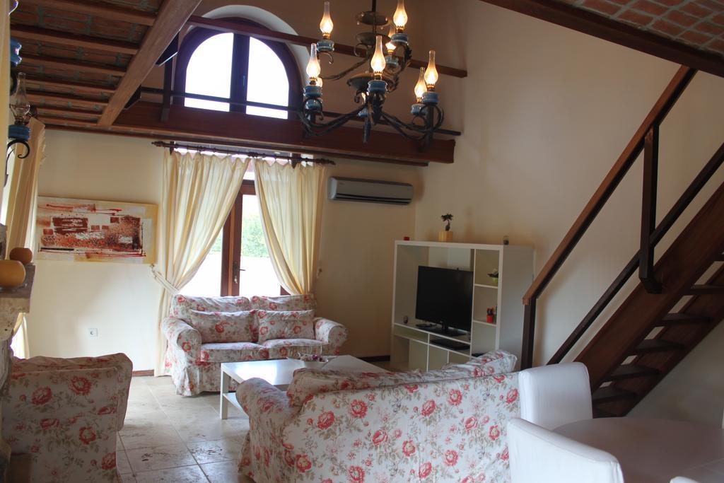 Villa Mandarin Villas *