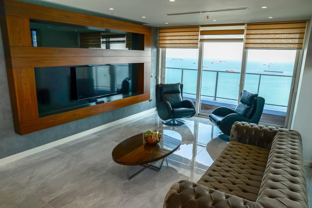 Apartment Ottomare Suits *
