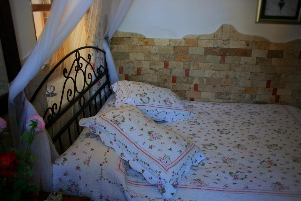 Herakles Bed & Breakfast Cesme