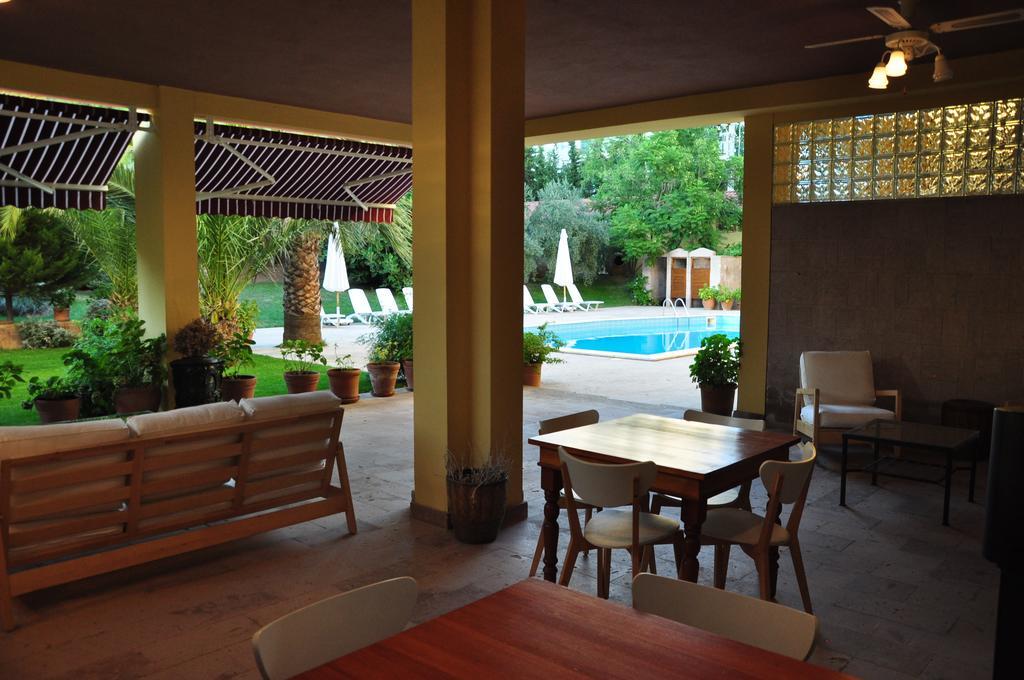 Palm Court Bed & Breakfast 3*