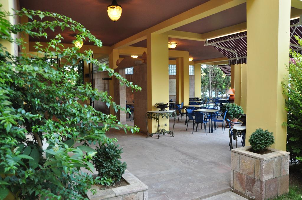 Palm Court Bed & Breakfast 3*