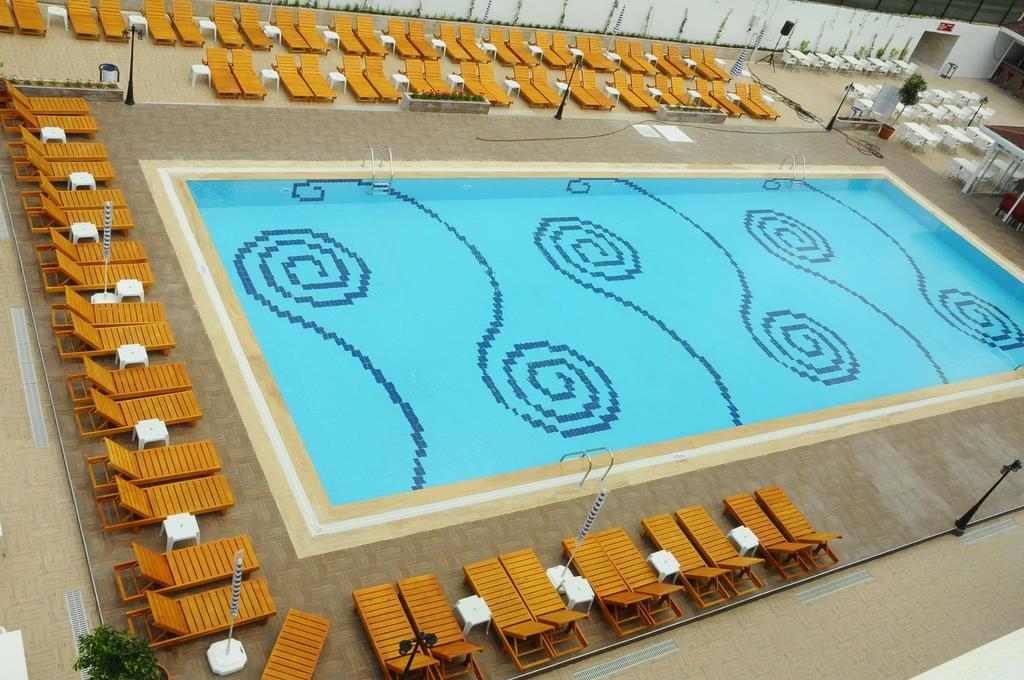 Rose Hotel