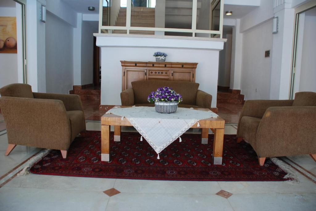 Hotel Adora 3*