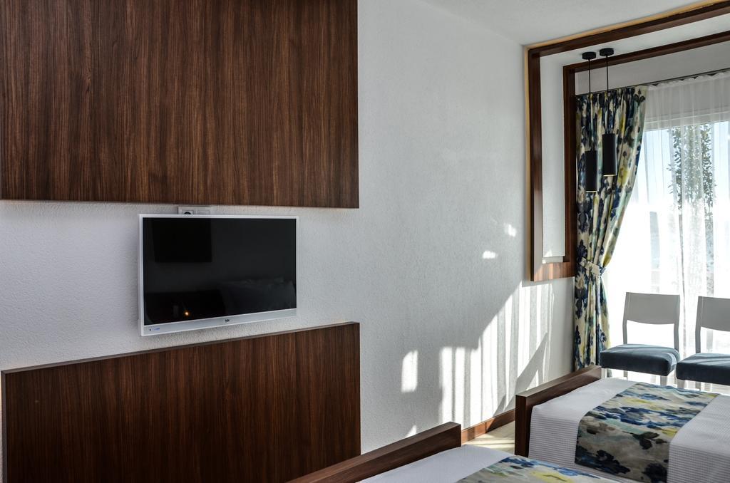 Karakas Hotel 2*