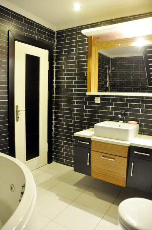 2 Apartment *