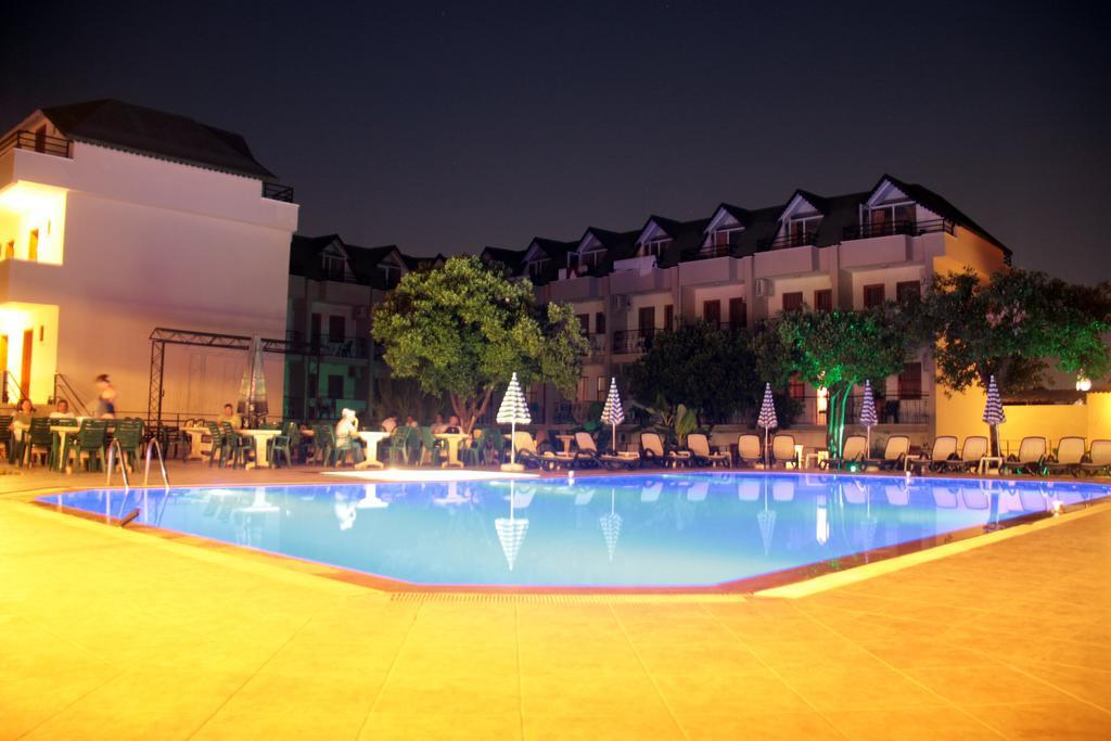 Ares Hotel