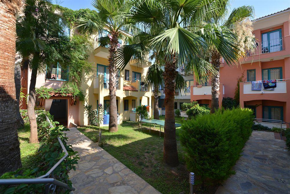 Montebello Deluxe Hotel 3*